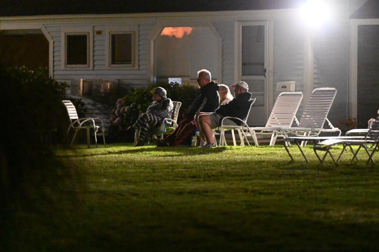Nauset Beach Inn ออร์ลีนส์ ภายนอก รูปภาพ