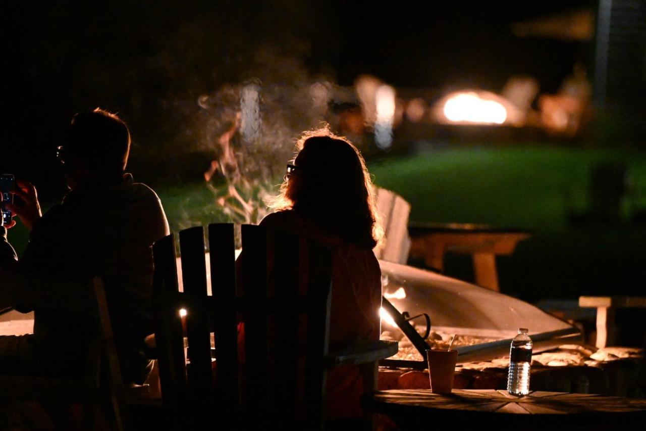 Nauset Beach Inn ออร์ลีนส์ ภายนอก รูปภาพ